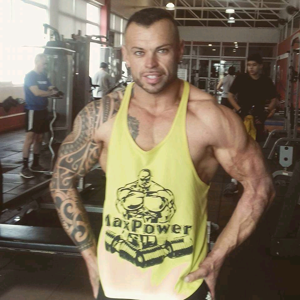 Víctor Vivas entrenando